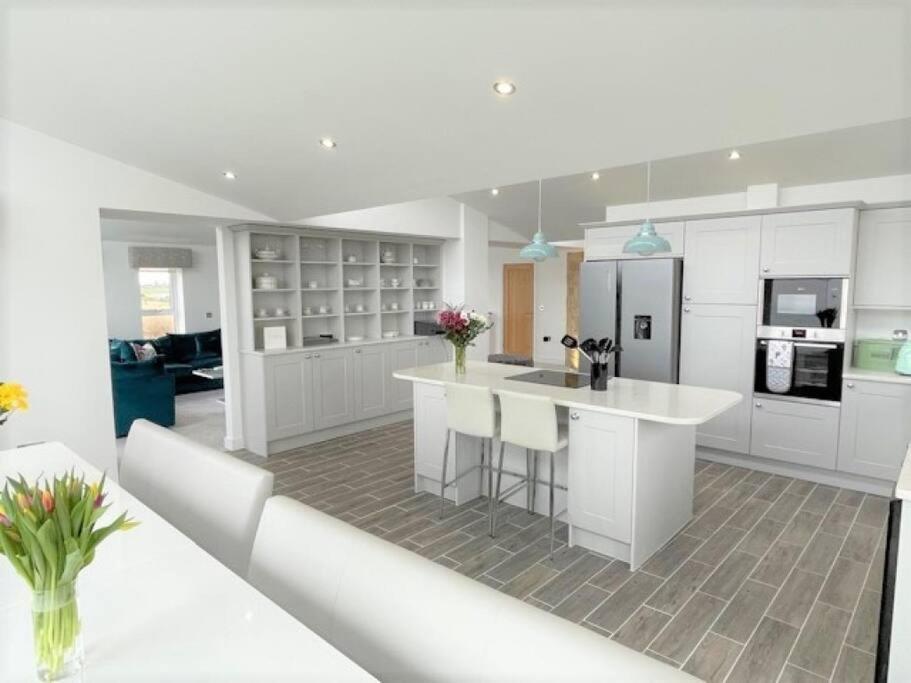 Signal House - A Stunning Beach House - 2020 Build แอมเบิล ภายนอก รูปภาพ